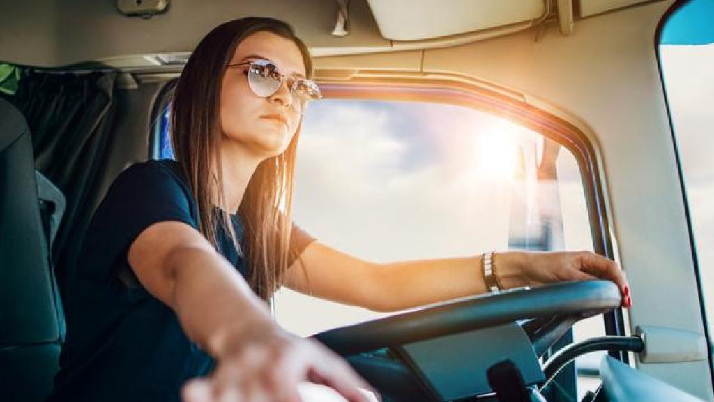 Camionera durante su jornada laboral.
