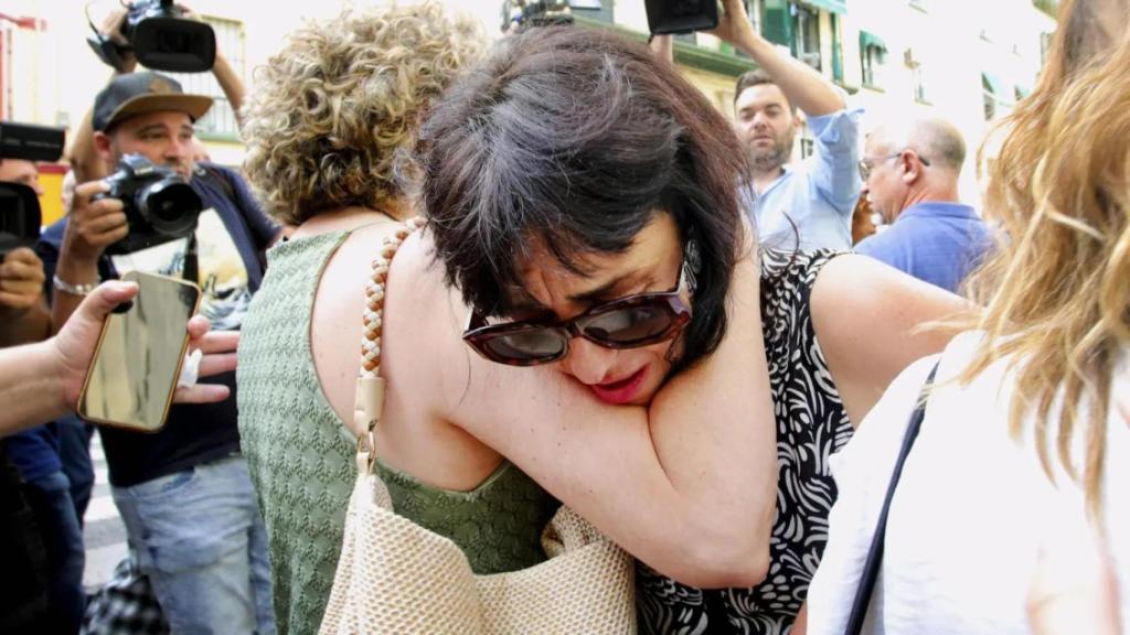 Juana Rivas a su llegada al punto de encuentro fijado por orden judicial para que su hijo menor se reencuentre con su padre, el italiano Francesco Arcuri