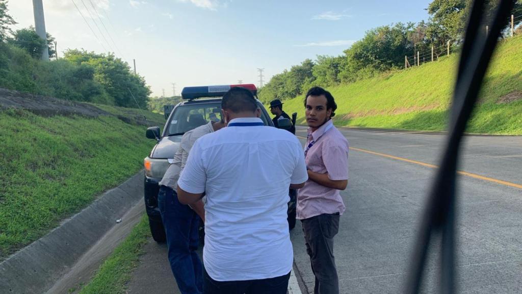 Hans detenido por la policía nicaragüense junto a otros de sus colegas durante una cobertura en 2019.