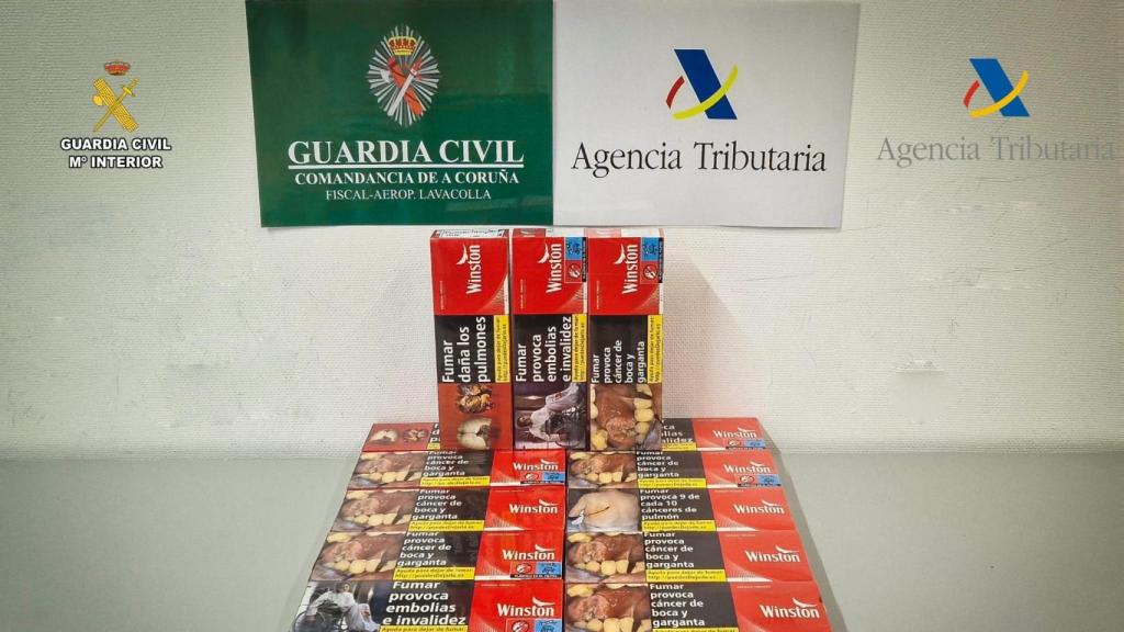 Tabaco de contrabando interceptado en el aeropuerto de Santiago.