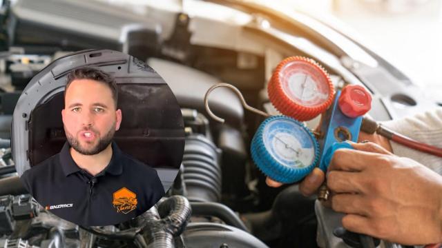 Composición del entendido y el motor de un coche.