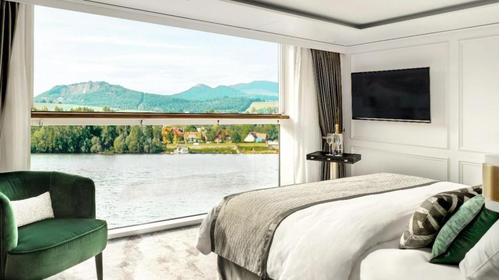 Riverside Luxury Cruises