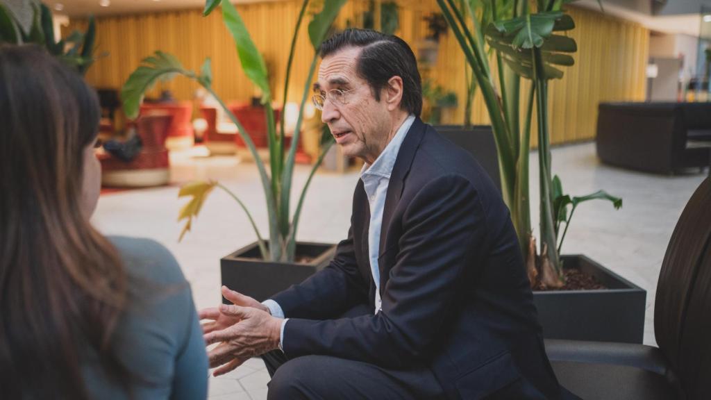 Mario Alonso e Isabella tienen tres hijos en común a los que educan con el ejemplo.