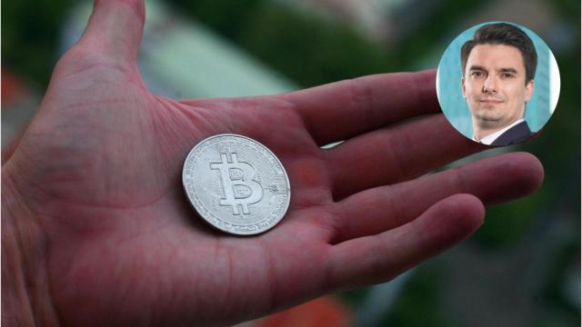 Montaje de Adam Nasli con bitcoin (foto Pixabay).