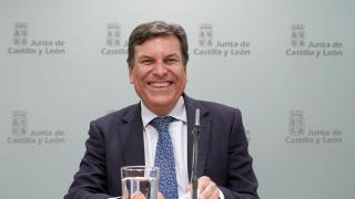 El portavoz y consejero de Economía y Hacienda de la Junta, Carlos Fernández Carriedo, durante la rueda de prensa posterior al Consejo de Gobierno de este jueves