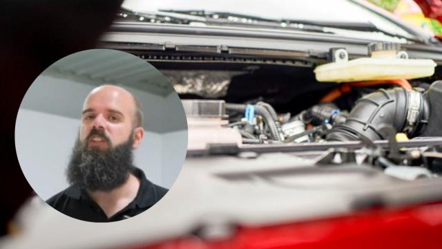 Composición del del entendido y un motor de coche.