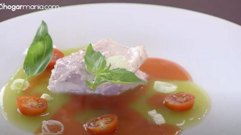 El bonito marinado de Bruno Oteiza ya emplatado.