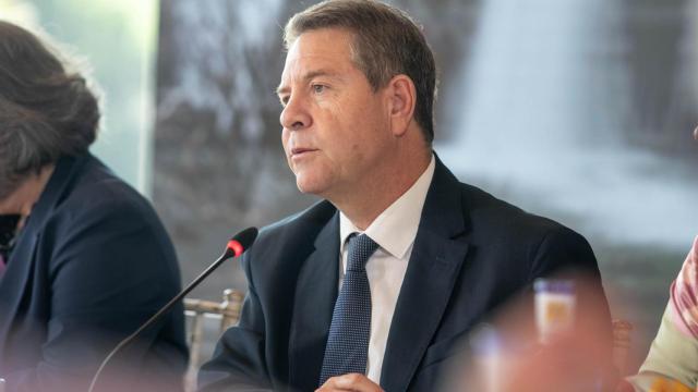 Page en la mesa del agua