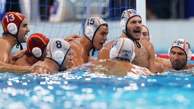 Los jugadores de España celebran un gol en la final ante Hungría.
