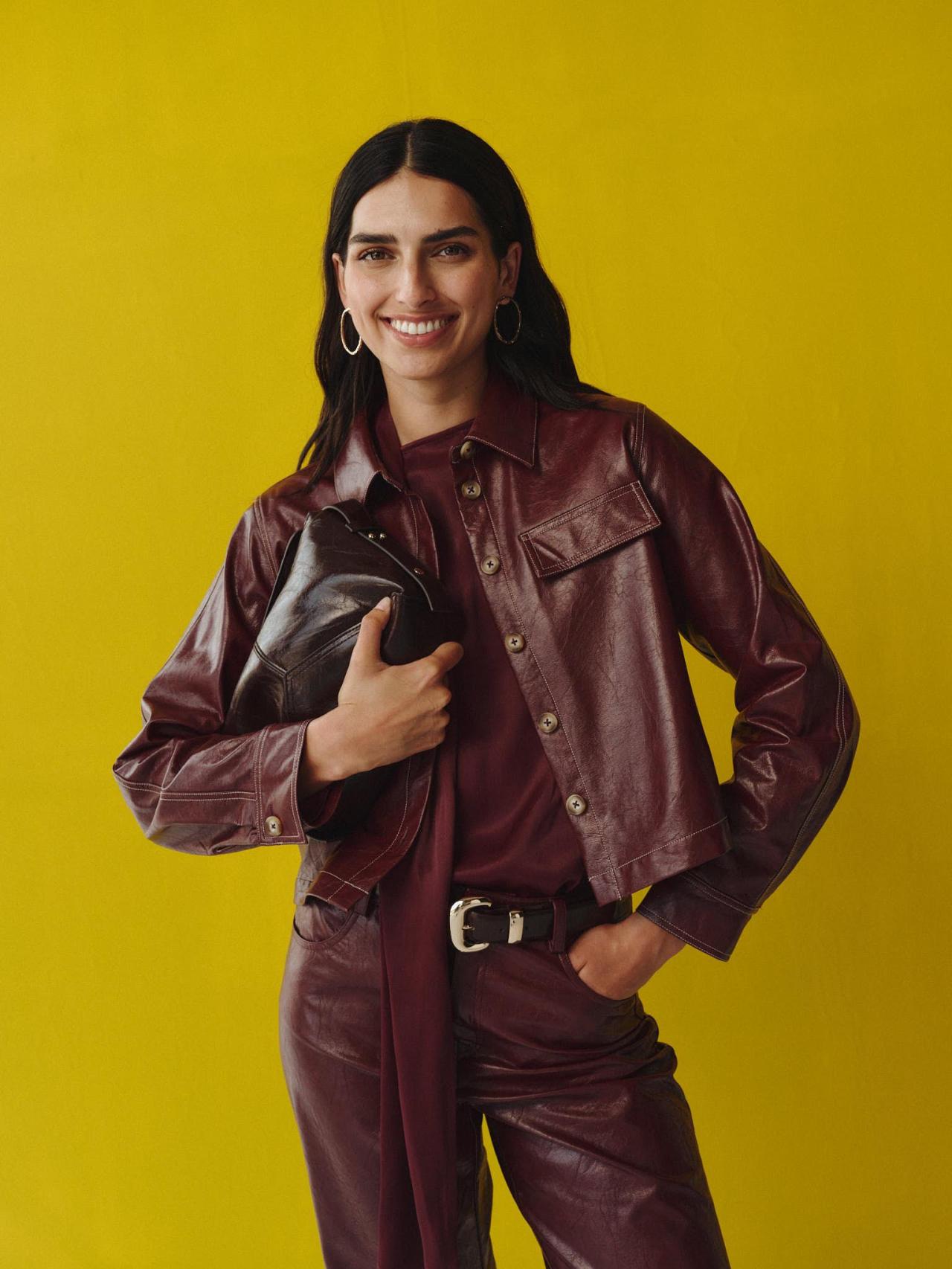 El 'burgundy' es uno de los colores clave de la colección.