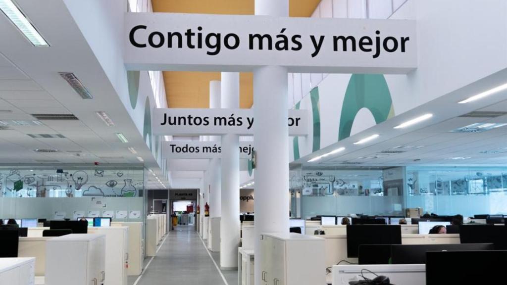 Interior de una de las oficinas de OPPLUS