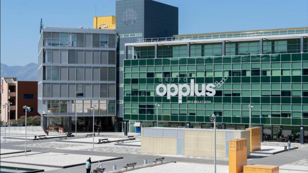 Vista exterior del edificio de OPPLUS