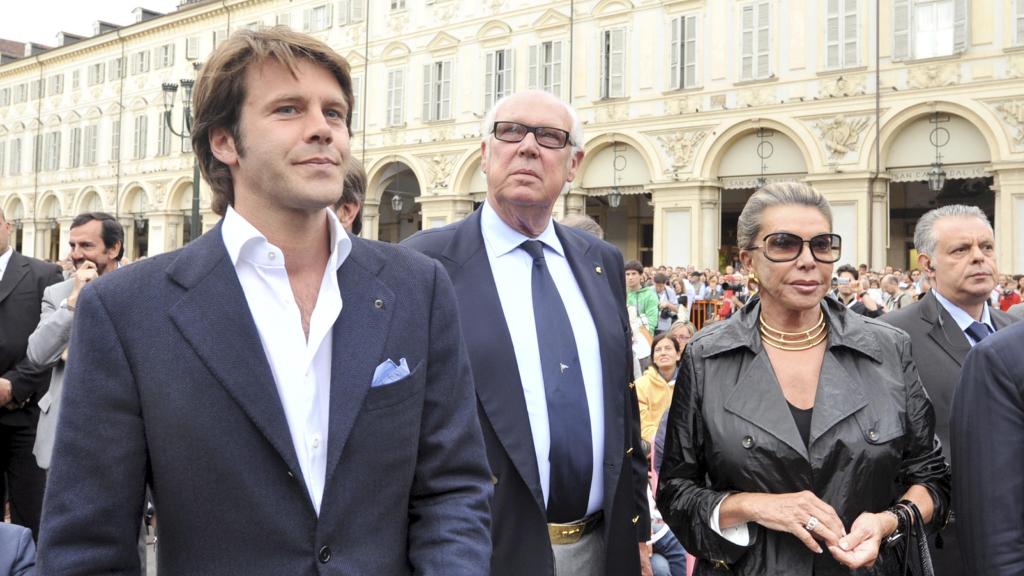 Manuel Filiberto de Saboya, con sus padres, Víctor Manuel y Marina Doria, en 2009.