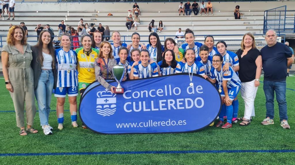 Imagen del Juvenil de Almeiras femenino, que ascendió en la temporada 2023/24.