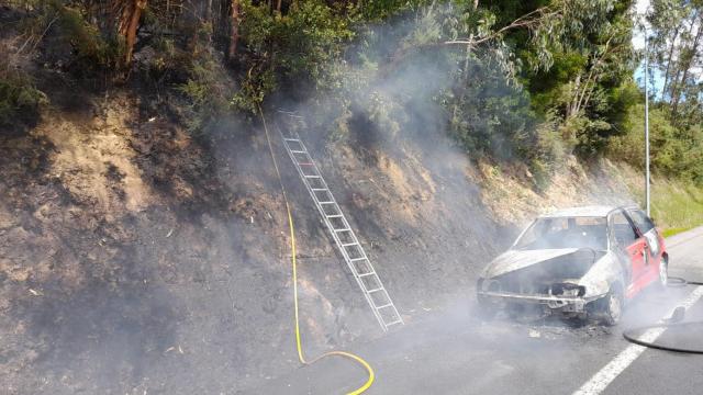 Se incendia un vehículo en Bergondo (A Coruña)