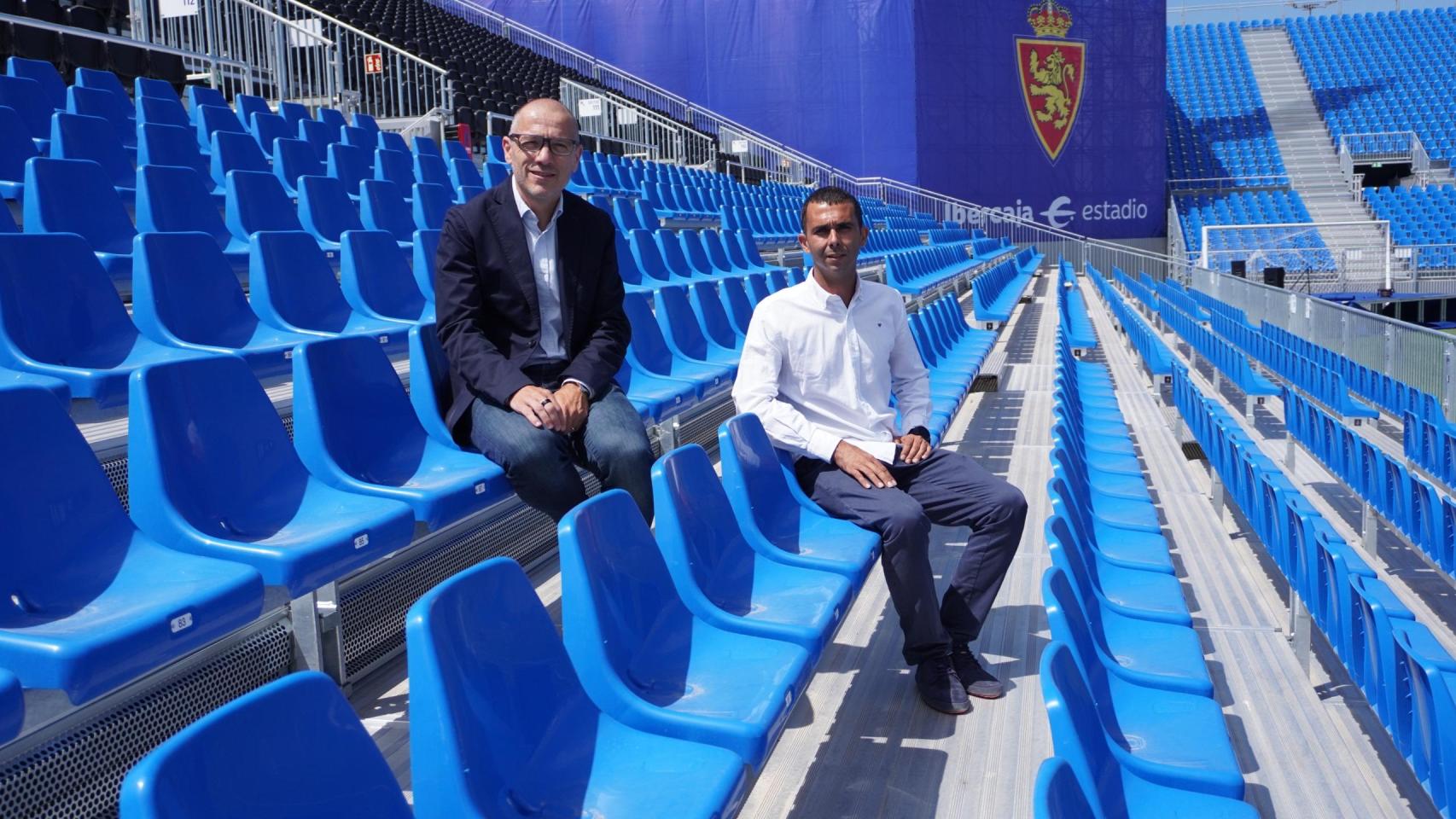Lluís Herrero e Ignacio Aguilar, en las gradas del Ibercaja Estadio.