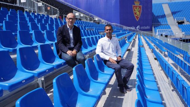 Lluís Herrero e Ignacio Aguilar, en las gradas del Ibercaja Estadio.