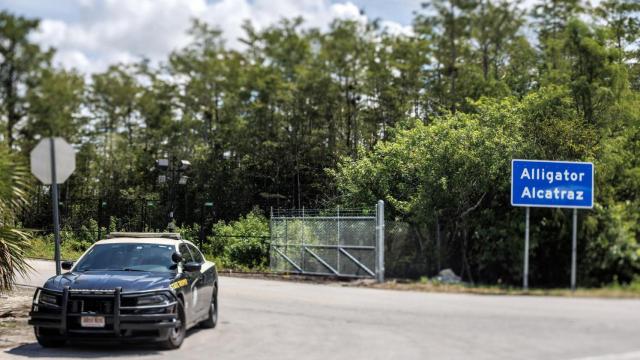 Un nuevo centro de detención seguirá el ejemplo del polémico Alligator Alcatraz, construido recientemente en Florida.