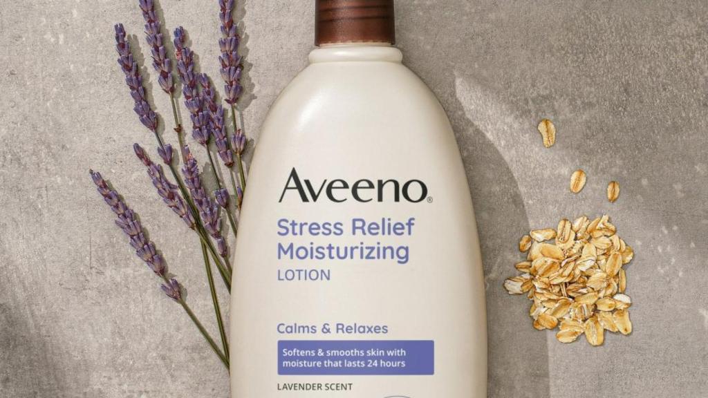 Esta crema de Aveeno hidrata 24 horas y calma el estrés con su fragancia suave.
