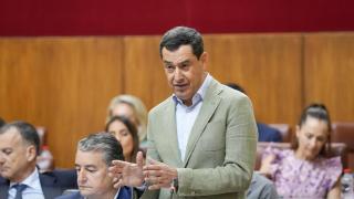 Juanma Moreno, en el Parlamento de Andalucía.