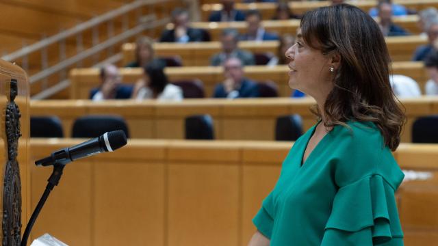 Pilar Zamora durante su toma de posesión como senadora.