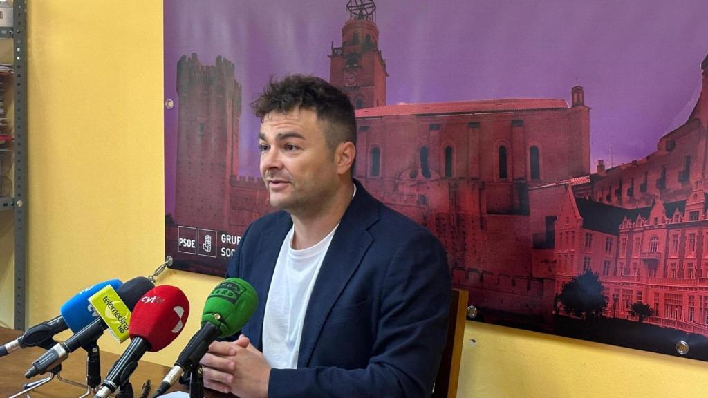 El portavoz del Grupo Municipal Socialista en el Ayuntamiento de Medina, Luis Manuel Pascual