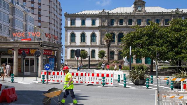 Obras en la plaza de Pontevedra de A Coruña.