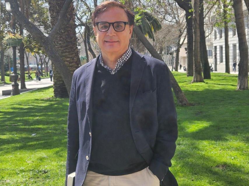 Iñaki Martínez, autor de la novela Manto de silencio, que cuenta la historia de Pertur.