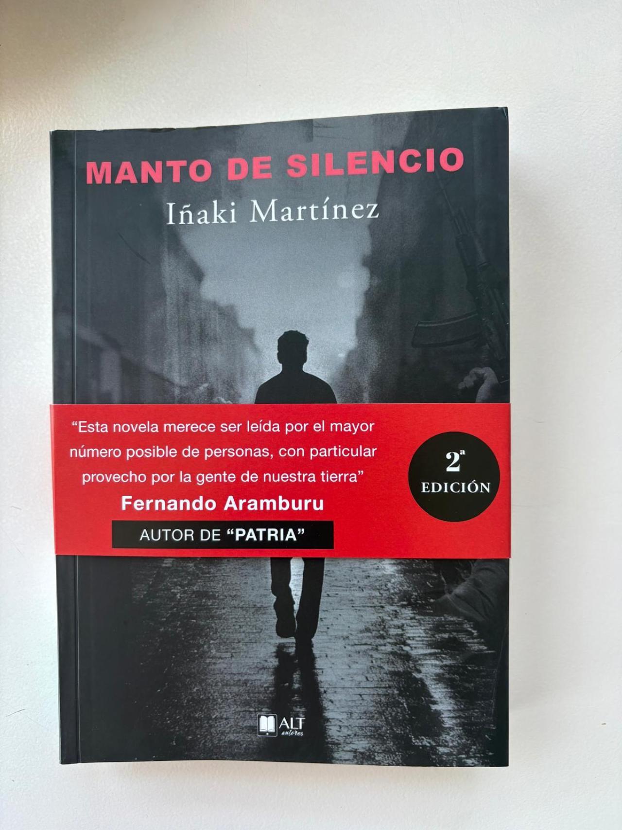 Cubierta de Manto de silencio.