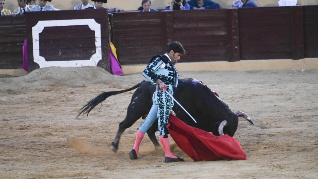 Cayetano Rivera no podrá cumplir con sus compromisos profesionales en Santander.