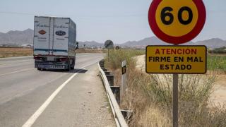 Imagen de una carretera en mal estado en España