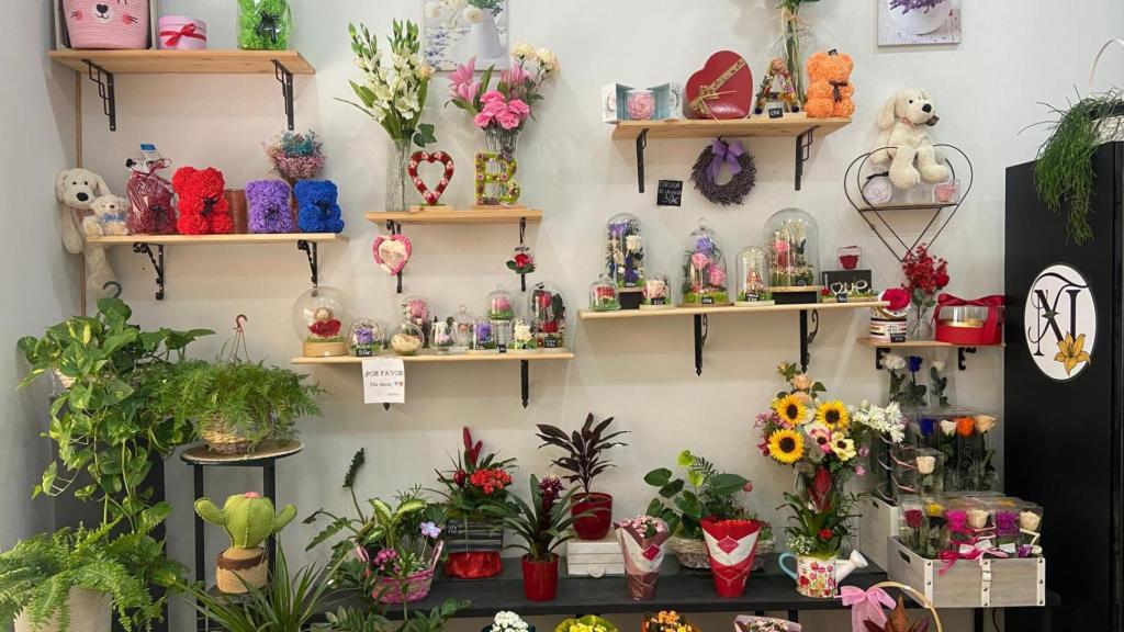 Así es el interior de la floristería.