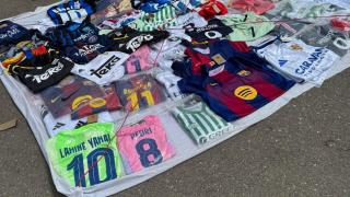 Un puesto ilegal, en el rastro de Zaragoza.