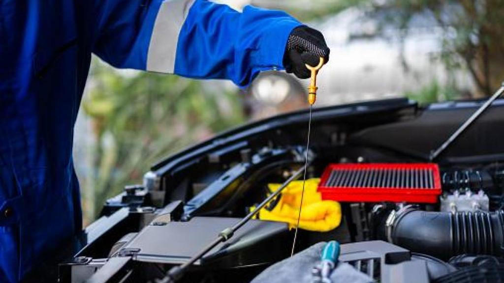 Imagen de un cambio del filtro del aceite.