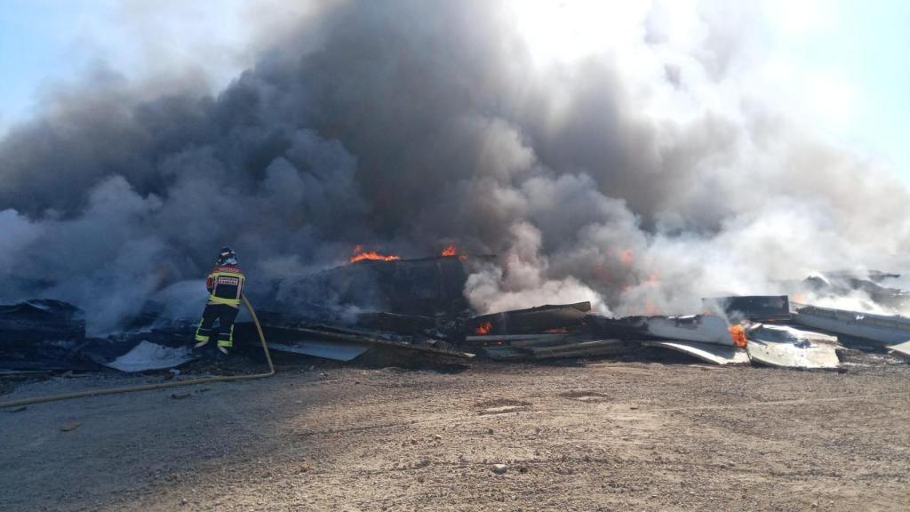 Virulento incendio en San Cristóbal de Entreviñas