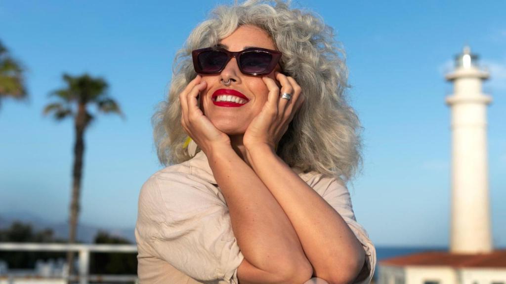 Hoy vive en Palermo, Sicilia, donde el alquiler, la comida y la salud son más accesibles que en Estados Unidos.