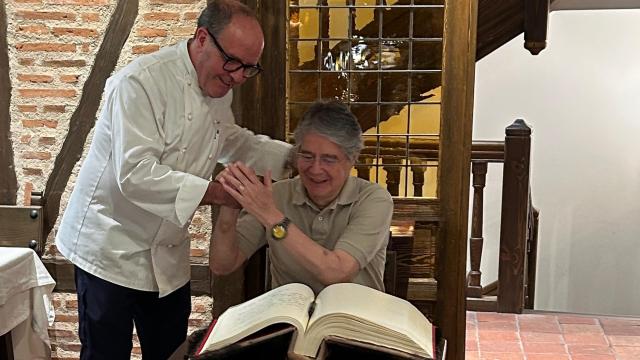 Candido junto a Guillermo Lasso