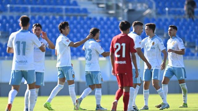El Real Zaragoza celebra uno de los goles.