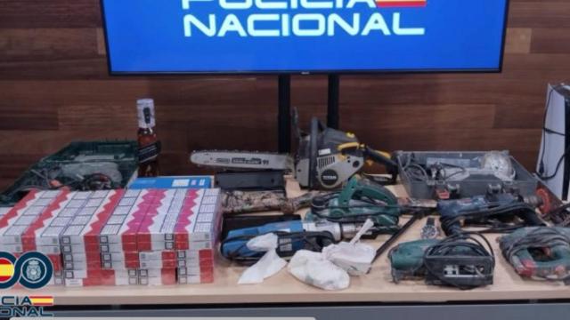 La Policía Nacional ha detenido a dos varones en Medina del Campo, uno acusado de un robo con fuerza en una vivienda habitada y otro por presunta receptación de los objetos sustraídos.