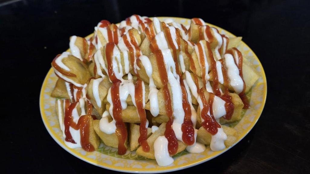 Patatas bravas.