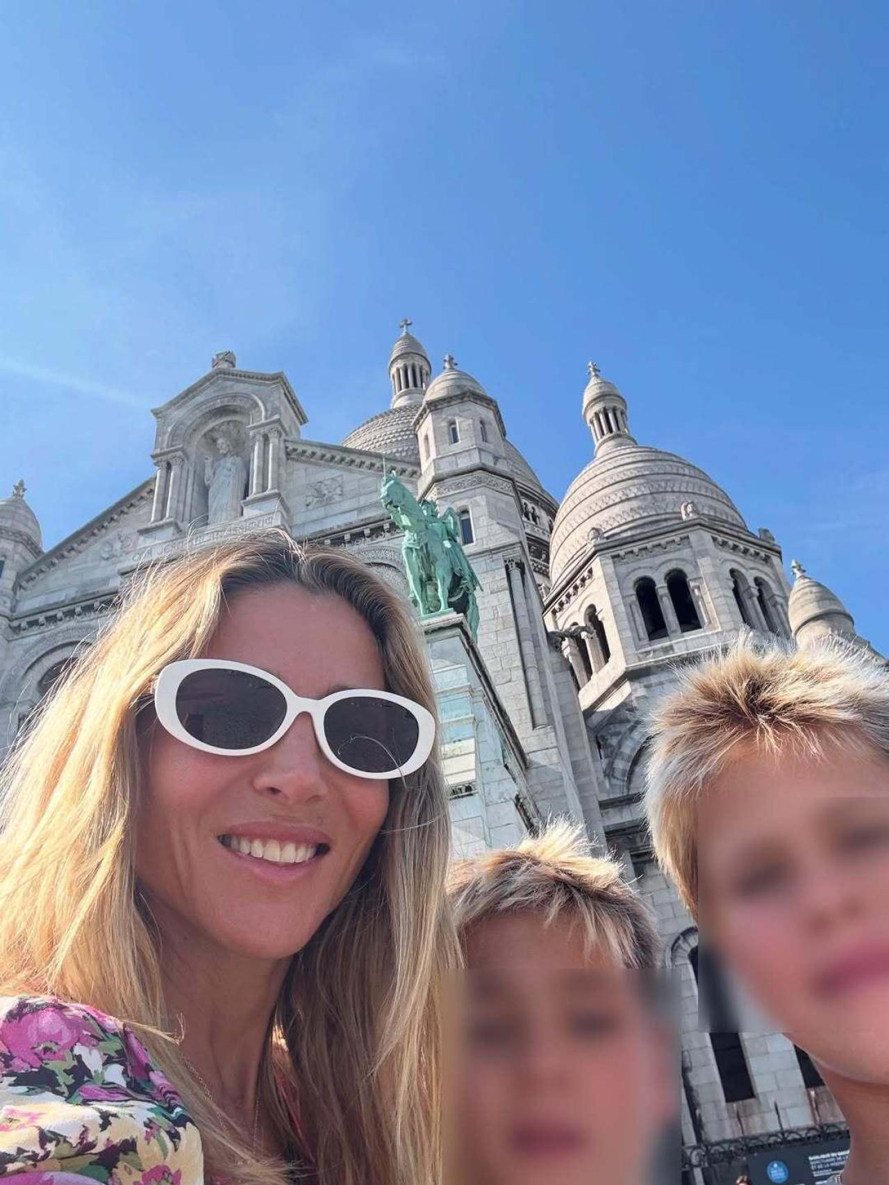 Paris je t’aime!, ha escrito Elsa Pataky en sus redes sociales, donde ha compartido fotos de su viaje a París.