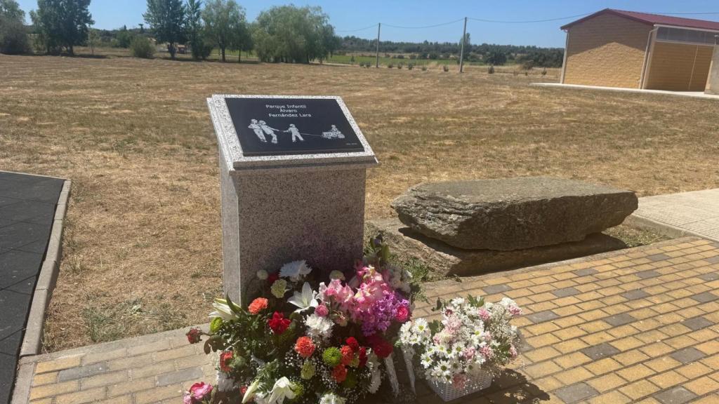 Calzadilla de Tera inaugura un parque infantil con el nombre del pequeño de 3 años Álvaro Fernández, fallecido en febrero