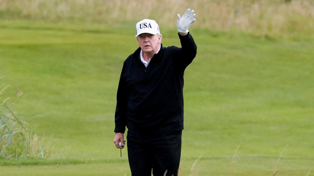 El presidente de Estados Unidos, Donald Trump, en el campo de golf del complejo Trump Turnberry, en Escocia.
