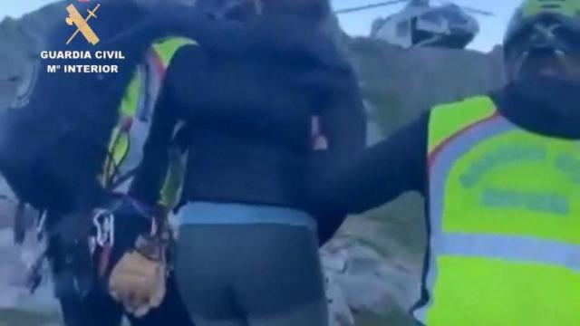 Rescatada una montañera enferma en el refugio Collado Jermoso