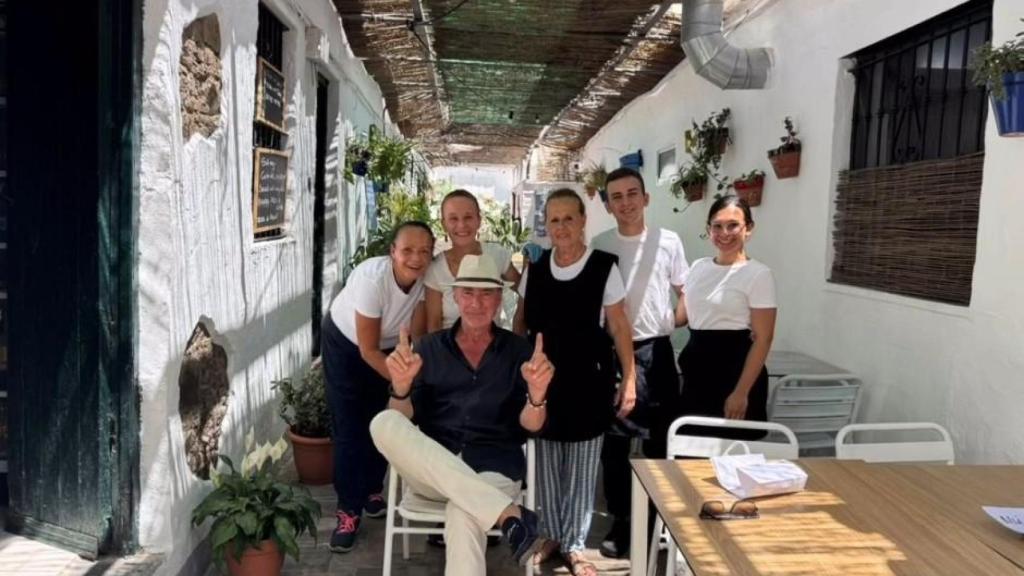 El patio del bar Filandia donde se resguarda Carlos Herrera.