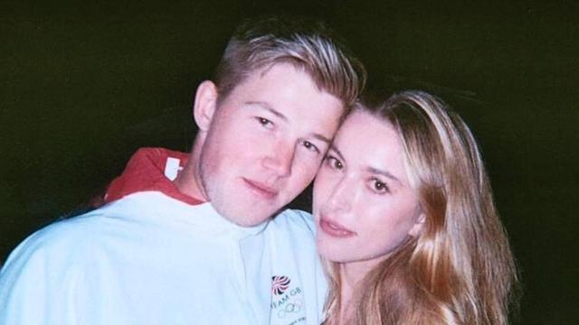 Eve, la hija de Steve Jobs, ha dado el 'sí, quiero' al jinete olímpico Harry Charles en un enlace celebrado en Great Tews, en Oxfordshire.