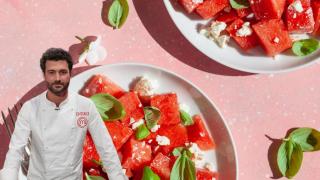 Montaje de una ensalada y el chef Eneko.