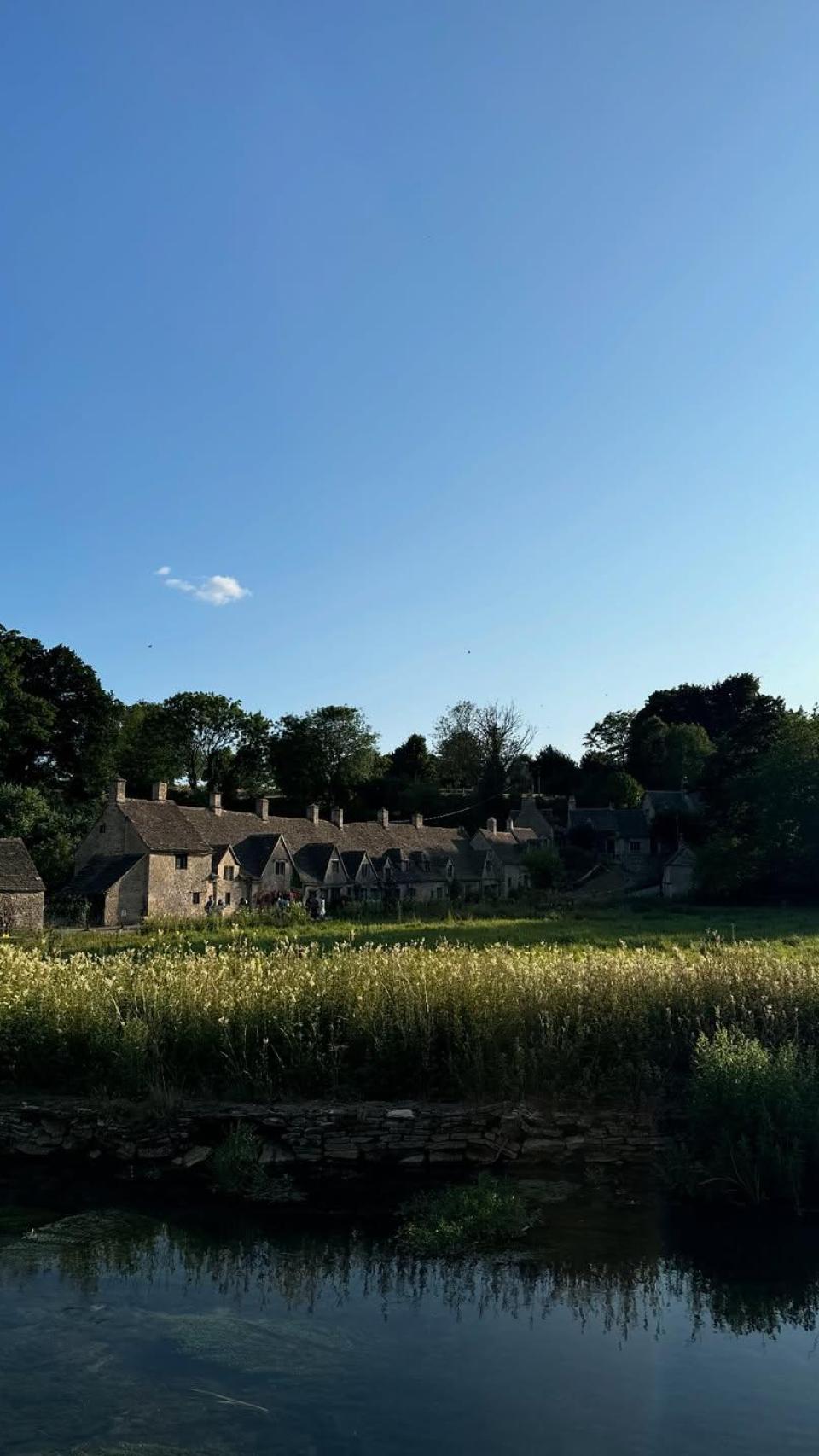 Imagen compartida por Kourtney Kardashian desde los Cotswolds.