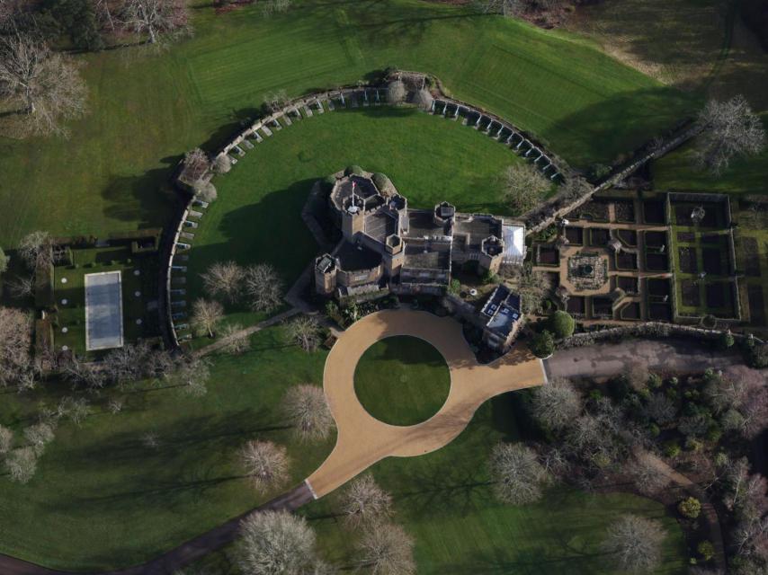 En 1936, en Fort Belvedere, Eduardo VIII firmó su abdicación, renunciando así a la corona británica.