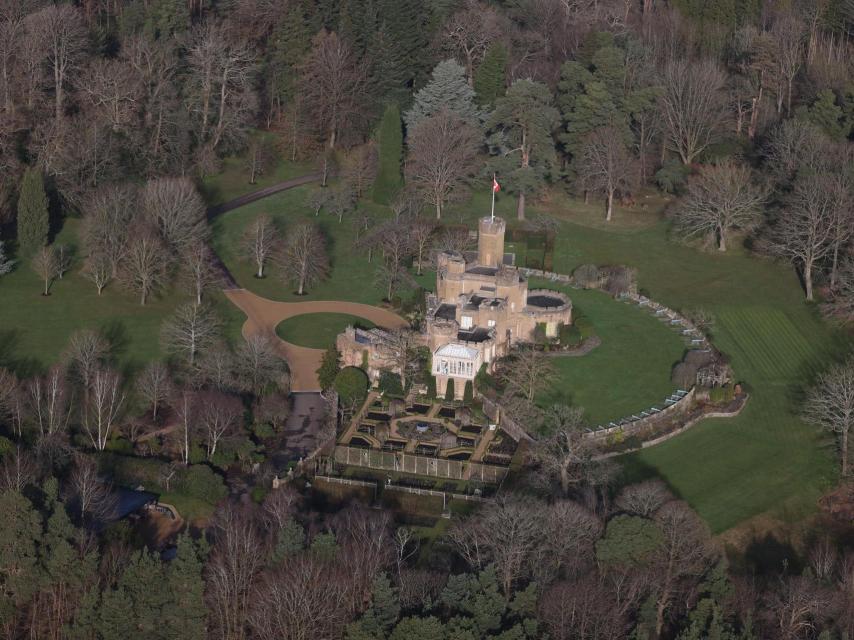 Situado en Windsor Great Park, en el condado de Berkshire, Fort Belvedere está rodeado de más de 200 hectáreas de bosques.